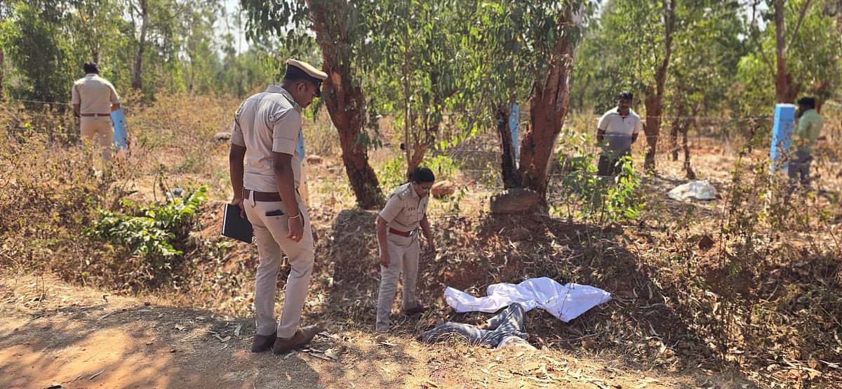 ತಿಪಟೂರು: ಮಚ್ಚಿನಿಂದ ತಲೆಗೆ ಹೊಡೆದು ವ್ಯಕ್ತಿ ಕೊಲೆ