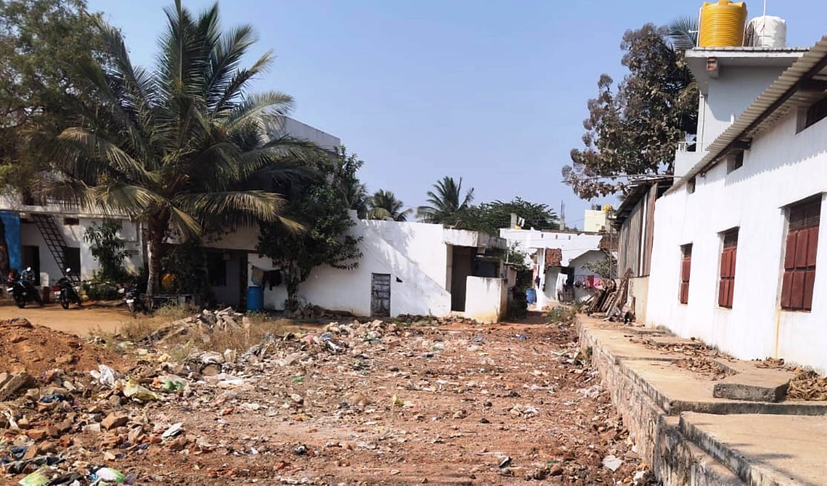 ಕುಷ್ಟಗಿ: ಒತ್ತುವರಿ ತೆರವಿಲ್ಲದೆ ರಸ್ತೆ ಕಾಮಗಾರಿ; ಆಕ್ಷೇಪ