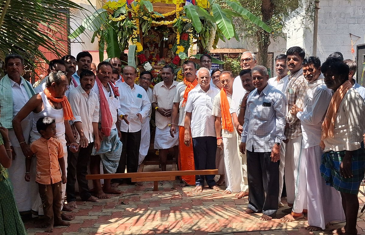 ರಾಣೆಬೆನ್ನೂರು | ವೀರಭದ್ರೇಶ್ವರ ರಥೋತ್ಸವ: ಭಕ್ತರ ಸಡಗರ  