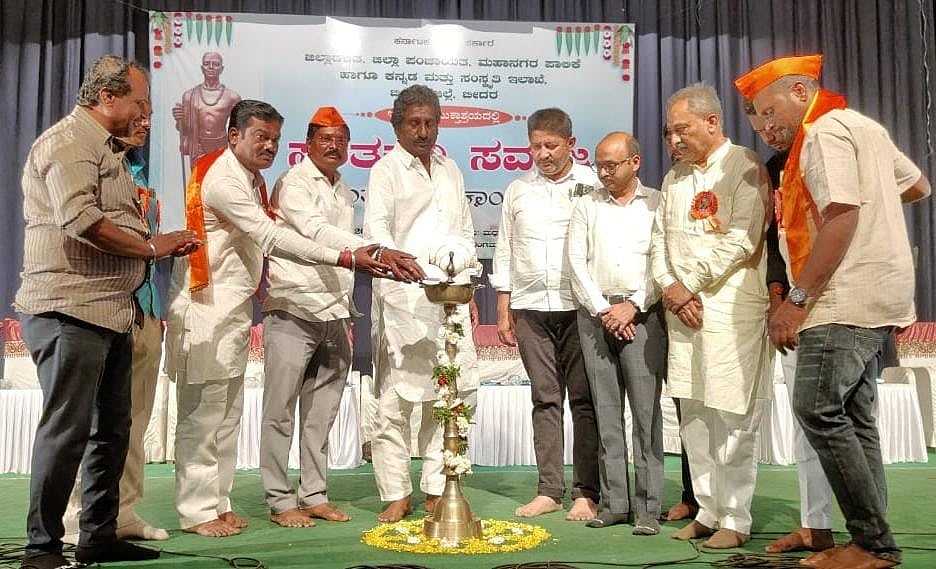 ಸರ್ವಜ್ಞ ತತ್ವ ಆದರ್ಶ ಪಾಲಿಸಿ: ಸಚಿವ ರಹೀಂಖಾನ್