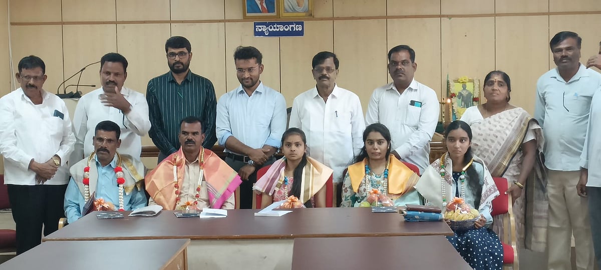 ಸರ್ವಜ್ಞನ ಆದರ್ಶ ಅಳವಡಿಸಿಕೊಳ್ಳು ತಹಶೀಲ್ದಾರ್ ತನ್ಮಯ್ ಸಲಹೆ