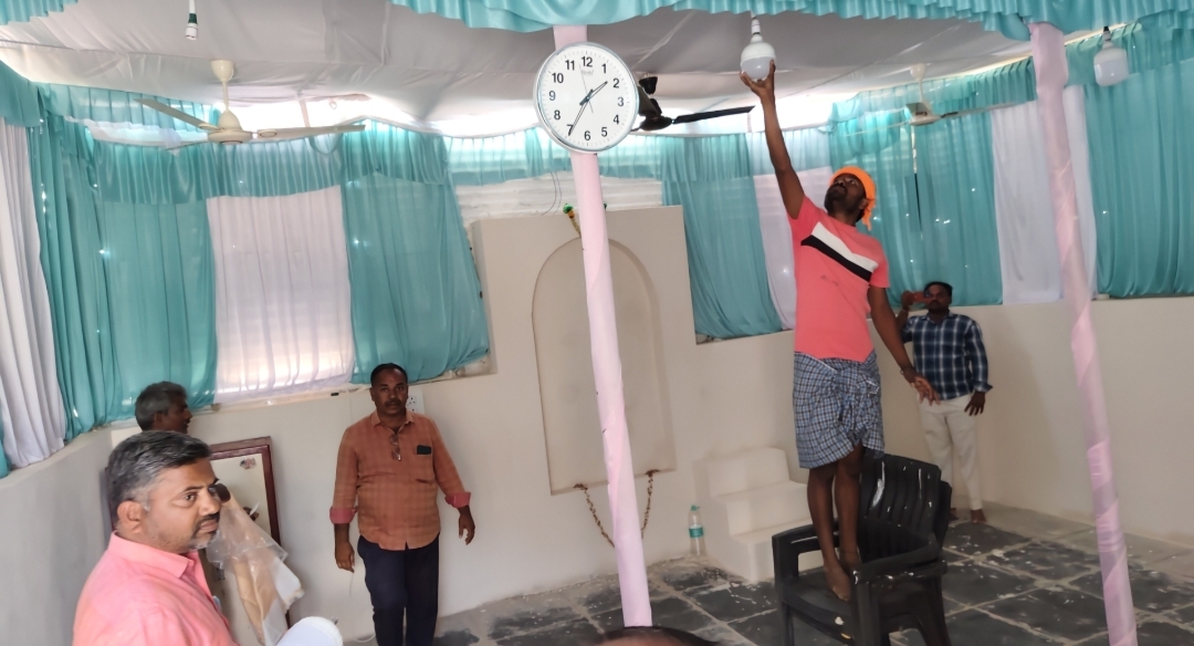 ಶಿರಹಟ್ಟಿ ತಾಲ್ಲೂಕಿನ ಬನ್ನಿಕೊಪ್ಪ ಗ್ರಾಮದಲ್ಲಿ ನಮಾಜ್ ಮಾಡಲು ಅನಧಿಕೃತವಾಗಿ ನಿರ್ಮಿಸಿದ್ದ ತಗಡಿನ ಶೆಡ್‌