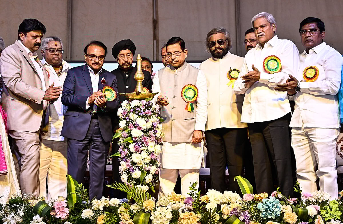 ಕಲಬುರಗಿ: ‘ಜೀವನ ರೂಪಿಸಿದ ಸಂಸ್ಥೆಗೆ ಕೊಡುಗೆ ನೀಡಿ’