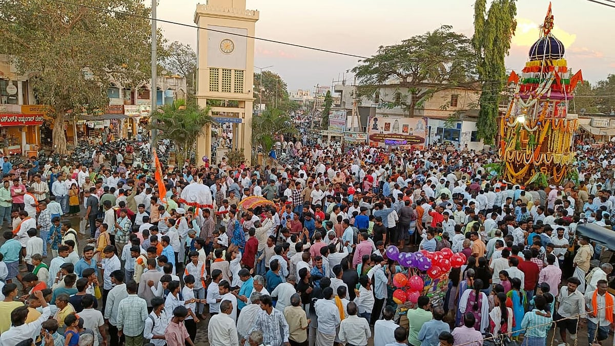 ವಿಜಯನಗರ: ತೇರು ಹನುಮಪ್ಪ ಸ್ವಾಮಿ ರಥೋತ್ಸವ