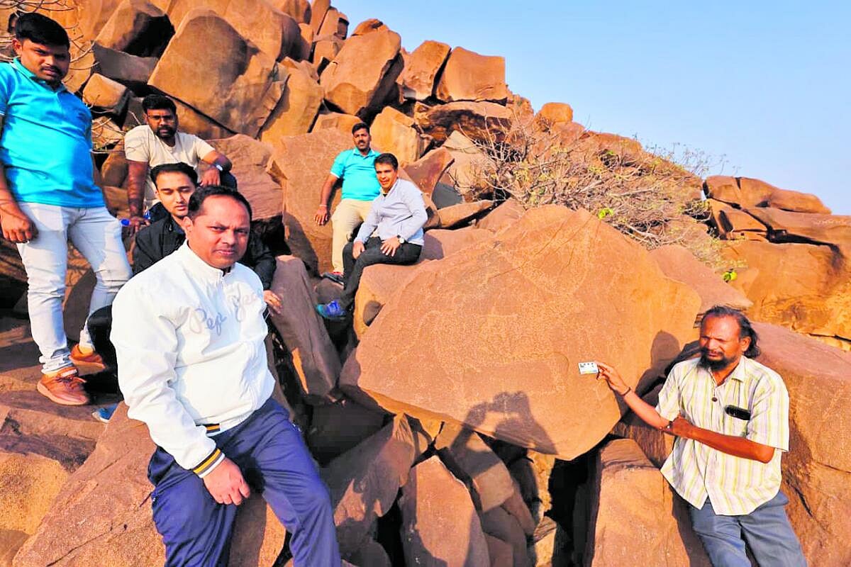 ಬಳ್ಳಾರಿ: ಆದಿ ಮಾನವರ ನೆಲೆ ರಕ್ಷಣೆಗೆ ಮುಂದಡಿ
