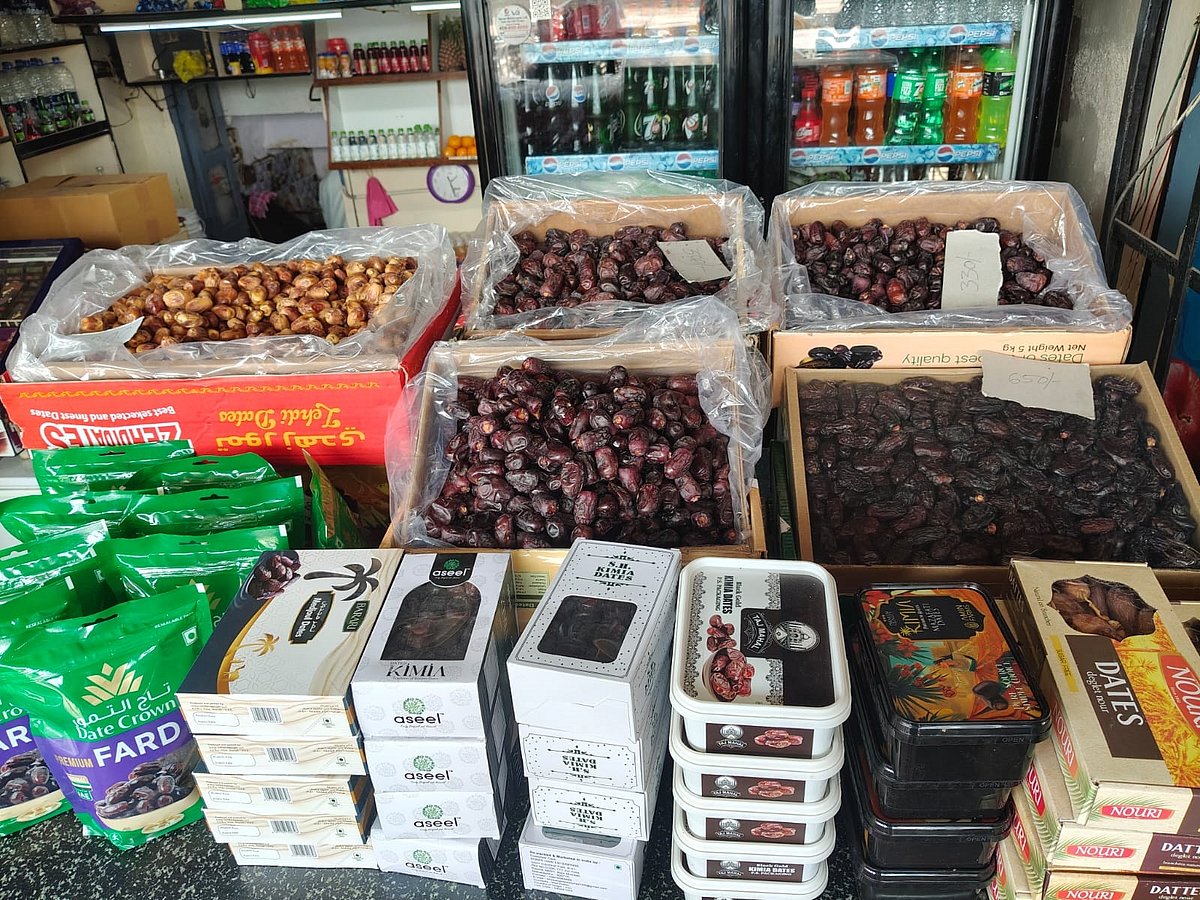 ರಂಜಾನ್ ಮಾಸದಲ್ಲಿ ರೋಜಾ, ಇಫ್ತಾರ್: ಗುಮ್ಮಟನಗರಿಗೆ ಲಗ್ಗೆಯಿಟ್ಟ ತರಹೇವಾರಿ ಖರ್ಜೂರ