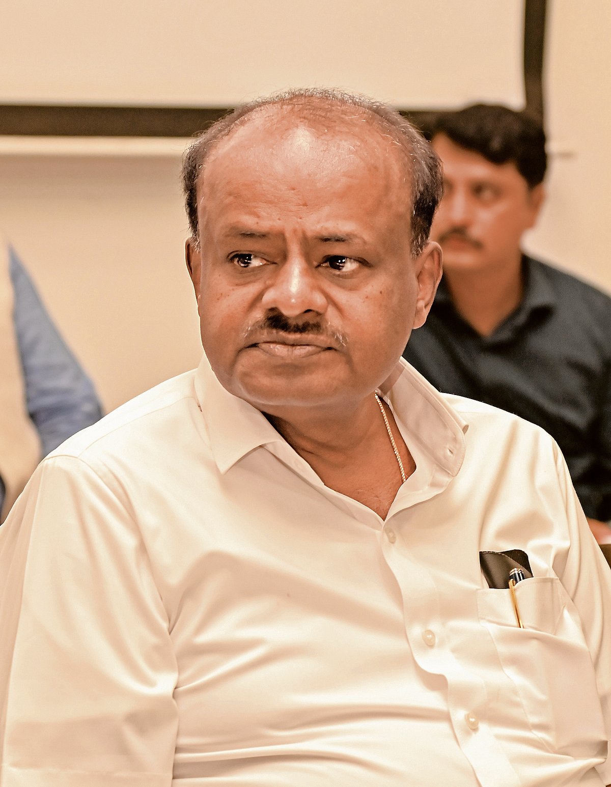 ಮುಖ್ಯಮಂತ್ರಿ ಕುರ್ಚಿಗಾಗಿ ಜಾತಿ ಅಸ್ತ್ರ: ಸಿದ್ದರಾಮಯ್ಯ ವಿರುದ್ಧ ಎಚ್‌ಡಿಕೆ ಕಿಡಿ