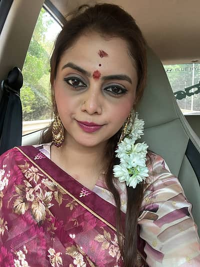 ಸುಕೃತಾ ನಾಗ್ ಅವರು ದೇವಸ್ಥಾನದ ಚಿತ್ರಗಳಿಗೆ ‘ಸಿಗಂದೂರು ಚೌಡೇಶ್ವರಿ ಅಮ್ಮನ ದರ್ಶನ ಪಡೆದಾಗ ನಿಜವಾಗಿಯೂ ಸಂತೋಷವಾಗುತ್ತದೆ. ಅದು ದೇವಾಲಯ ಮಾತ್ರವಲ್ಲ. ನನ್ನ ಮನೆ, ನೆಮ್ಮದಿಯ ತಾಣ‘ ಎಂದು ಬರೆದುಕೊಂಡಿದ್ದಾರೆ.