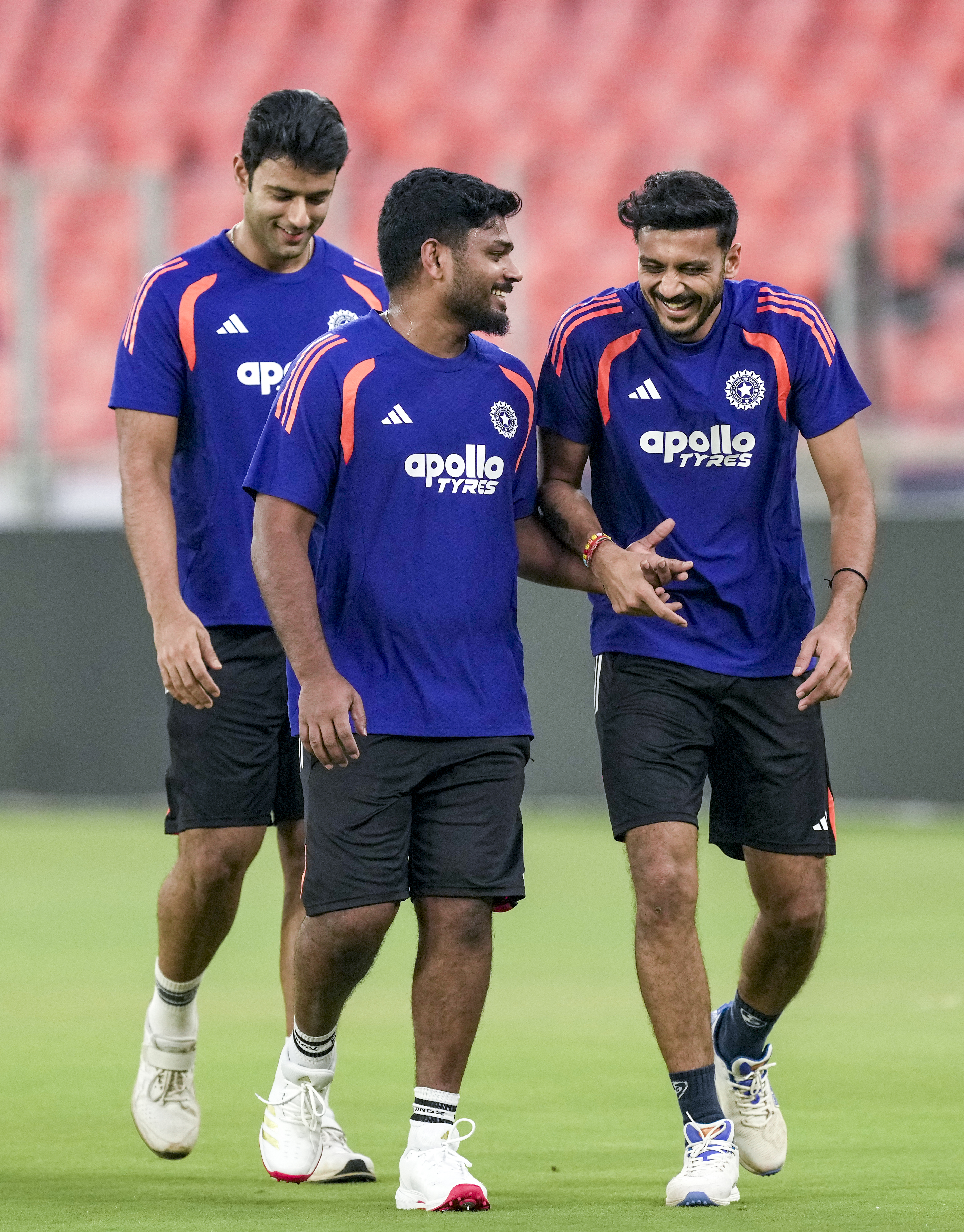 ಭಾರತ ತಂಡದ ಆಟಗಾರರಾದ ಶಿವಂ ದುಬೆ ಸಂಜು ಸ್ಯಾಮ್ಸನ್ ಮತ್ತು ಅಕ್ಷರ್ ಪಟೇಲ್   –ಪಿಟಿಐ ಚಿತ್ರ