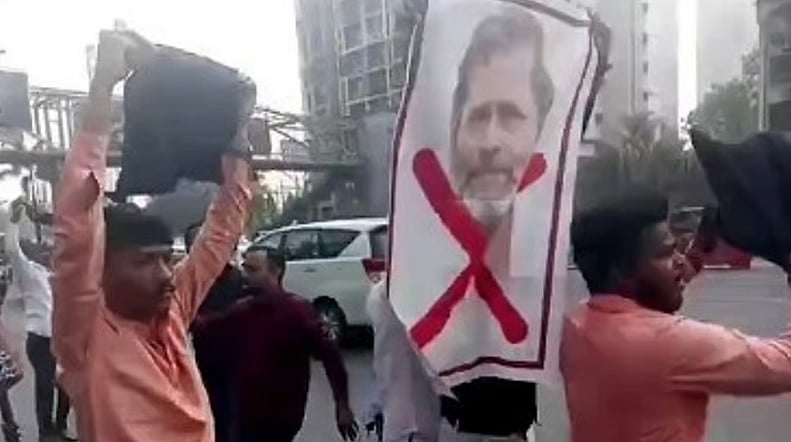 AI ಎಕ್ಸ್‌ಪೋ ತಾಣದಲ್ಲಿ ಪ್ರತಿಭಟನೆ: ರಾಹುಲ್‌ಗೆ ಕಪ್ಪು ಬಟ್ಟೆ ಪ್ರದರ್ಶಿಸಿದ BJP