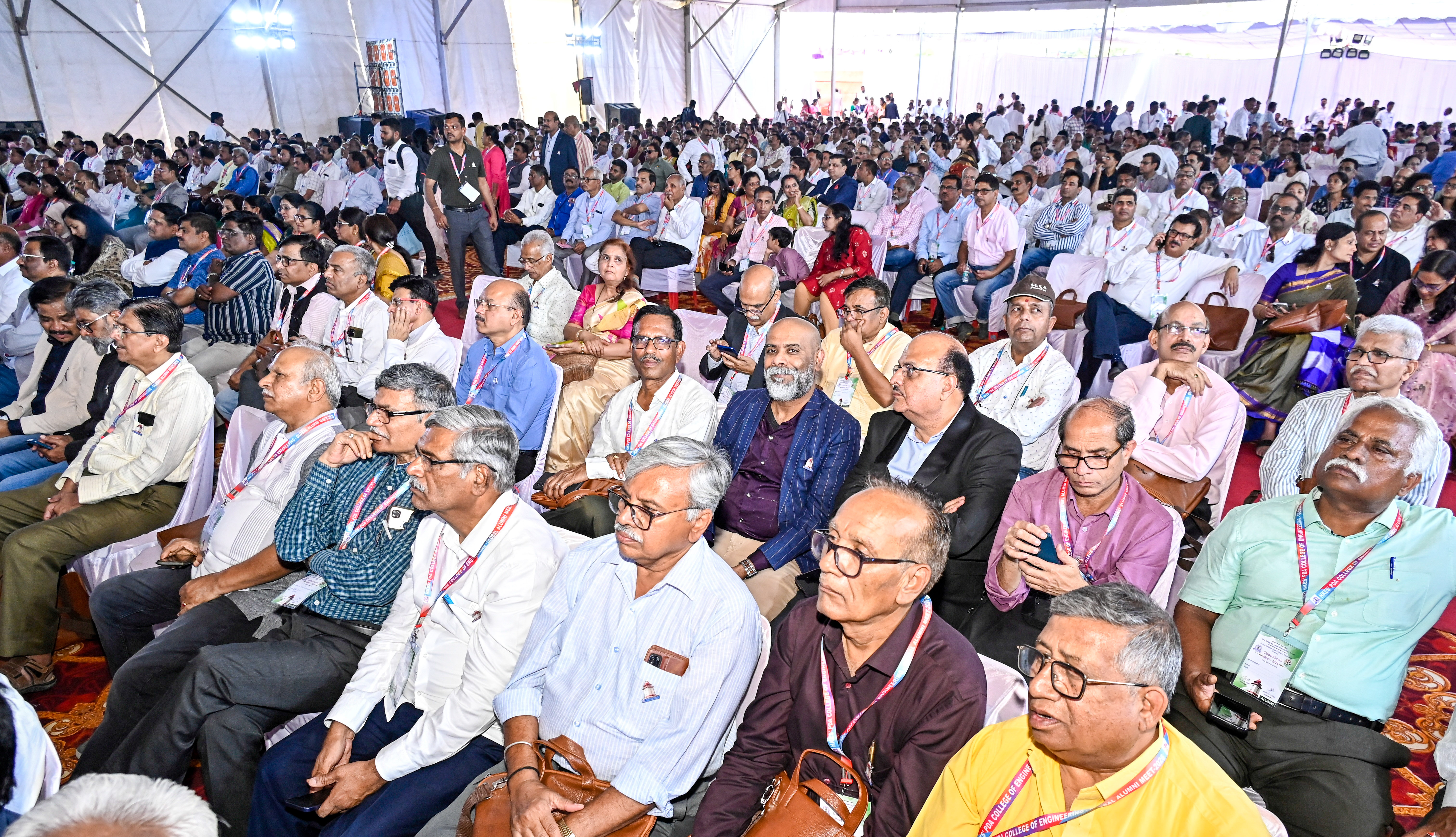 ಪಿಡಿಎ ಎಂಜಿನಿಯರಿಂಗ್‌ ಕಾಲೇಜಿನ ಜಾಗತಿಕ ಸಮ್ಮಿಲನ ಕಾರ್ಯಕ್ರಮದಲ್ಲಿ ಪಾಲ್ಗೊಂಡಿದ್ದ ಹಳೇ ವಿದ್ಯಾರ್ಥಿಗಳು