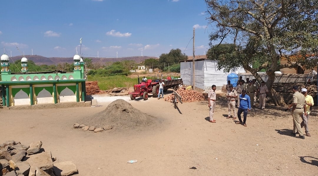 ಗಾಂವಠಾಣ ಜಾಗದಲ್ಲಿ ಮಸೀದಿ ನಿರ್ಮಾಣ: ತೆರವು