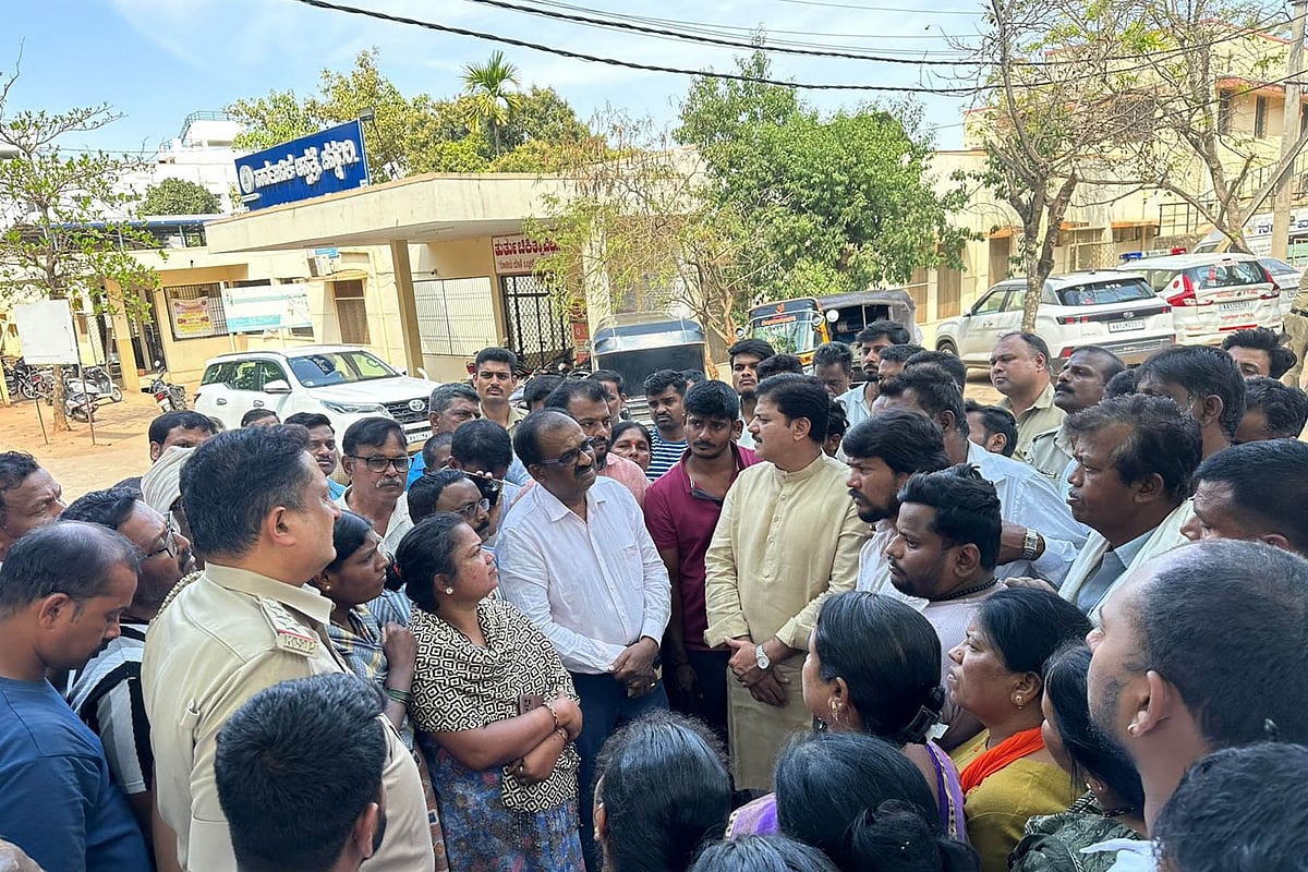 ಚನ್ನಗಿರಿ: ಆಸ್ಪತ್ರೆ ವೈದ್ಯರು, ನರ್ಸ್ ನಿರ್ಲಕ್ಷ್ಯದಿಂದ ಮಹಿಳೆ ಸಾವು; ಪ್ರತಿಭಟನೆ