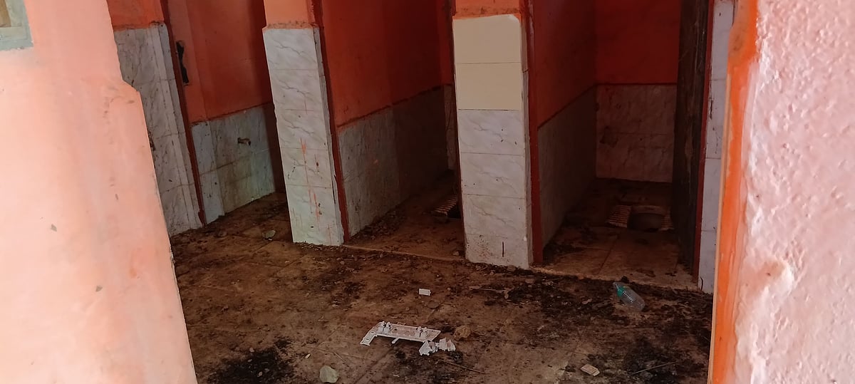 ಚಿಕ್ಕನಾಯಕನಹಳ್ಳಿ: ಸಾರ್ವಜನಿಕ ಶೌಚಾಲಯ ನಿರ್ವಹಣೆಗೆ ಪುರಸಭೆ ನಿರ್ಲಕ್ಷ್ಯ