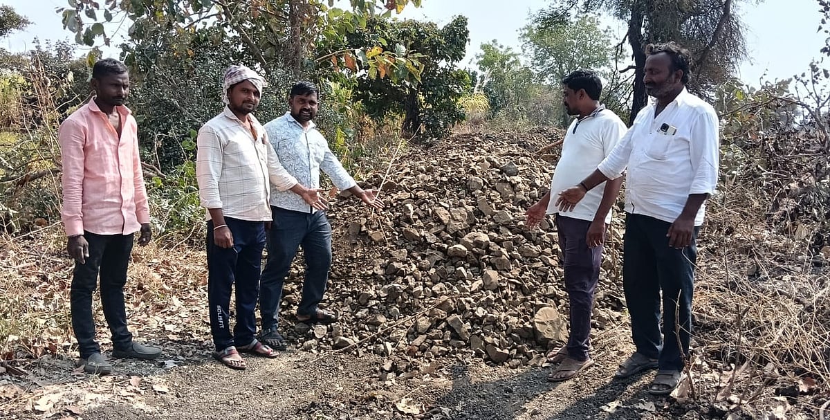 ಬೀದರ್: ಚಂದಾ ಹಣದಿಂದ ರಸ್ತೆ ನಿರ್ಮಿಸಿಕೊಂಡ ರೈತರು