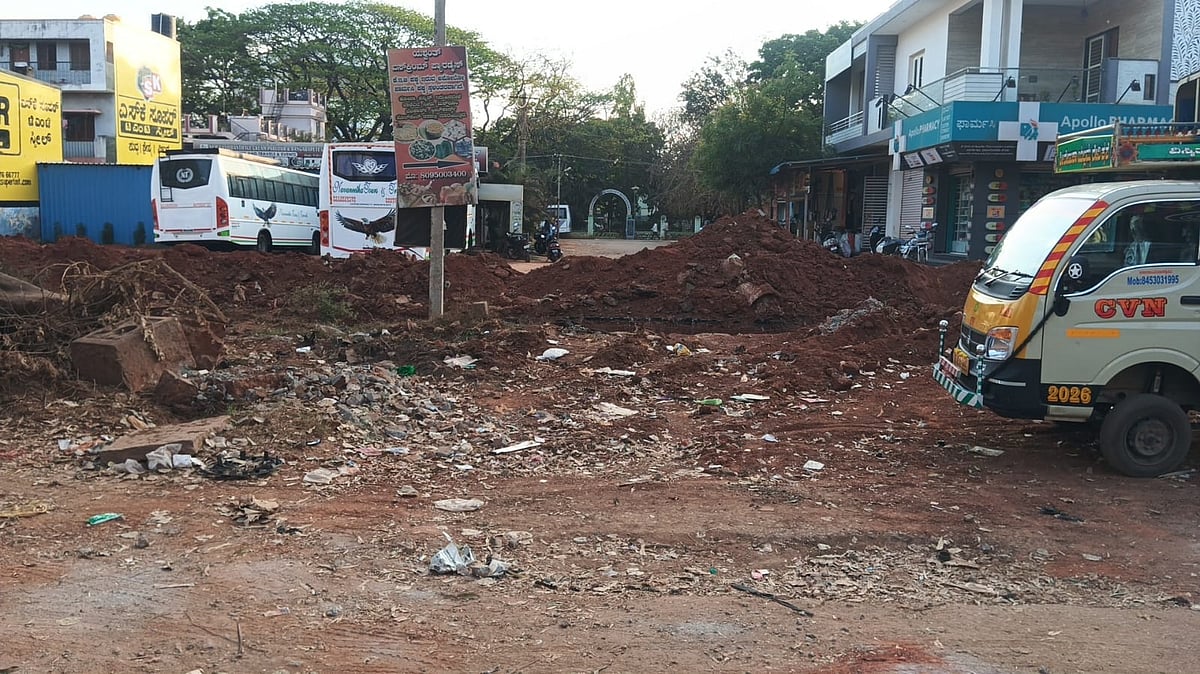 ವಿಜಯಪುರ: ಅವೈಜ್ಞಾನಿಕವಾಗಿ ಚರಂಡಿ ಕಾಮಗಾರಿ