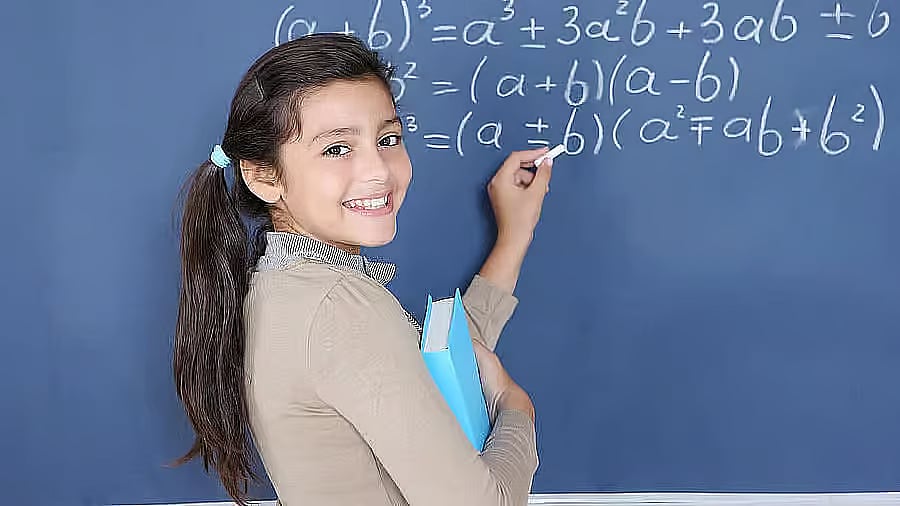 SSLC Exam | ಮಾದರಿ ಪ್ರಶ್ನೆ ಪತ್ರಿಕೆ ಗಣಿತ–ಇಂಗ್ಲಿಷ್ ಮಾಧ್ಯಮ