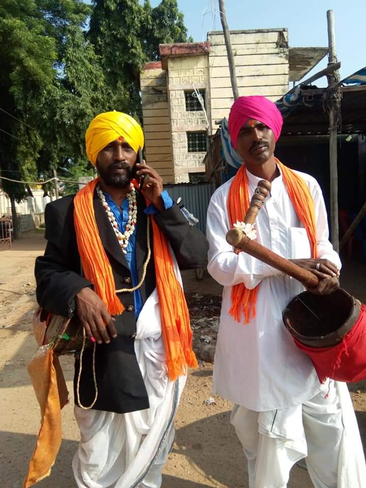  ಲಿಂಗಸುಗೂರು ತಾಲ್ಲೂಕಿನ ಕಲಾವಿದರಿಂದ ತತ್ವಪದ ಗಾಯನ ಜರುಗಿತು