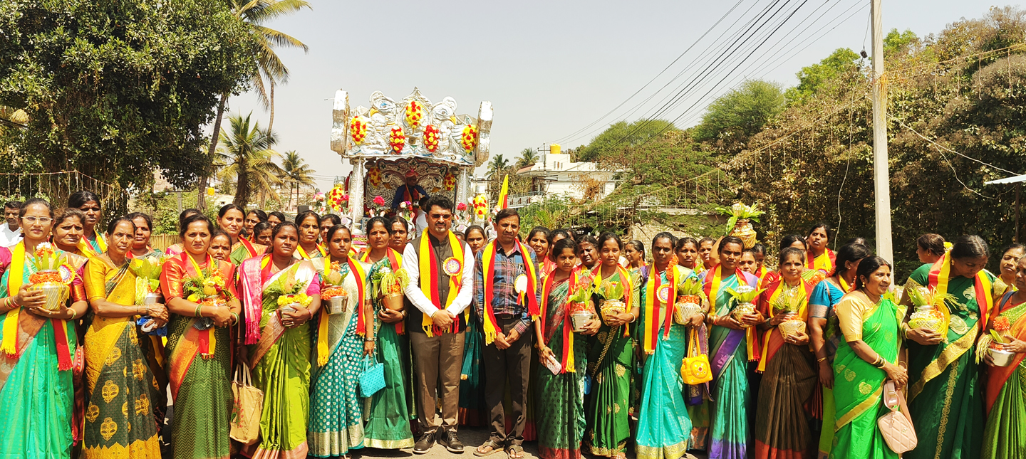 ಕೊರಟಗೆರೆಯಲ್ಲಿ ನಡೆದ ಸಮ್ಮೇಳನಾದ್ಯಕ್ಷರ ಮೆರವಣಿಗೆ 