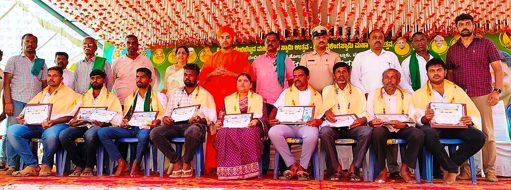 ಬೇಬಿಬೆಟ್ಟ ದನಗಳ ಜಾತ್ರೆ: 72 ಉತ್ತಮ ರಾಸುಗಳ ಮಾಲೀಕರಿಗೆ ಚಿನ್ನದ ನಾಣ್ಯ ಬಹುಮಾನ