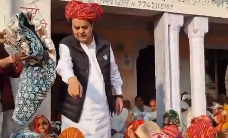 ಮುಸ್ಲಿಂ ಮಹಿಳೆಯರಿಗೆ ಕಂಬಳಿ ನೀಡಲು ನಿರಾಕರಿಸಿದ ಬಿಜೆಪಿ ನಾಯಕ: ಯಾಕೆ ಗೊತ್ತೇ?