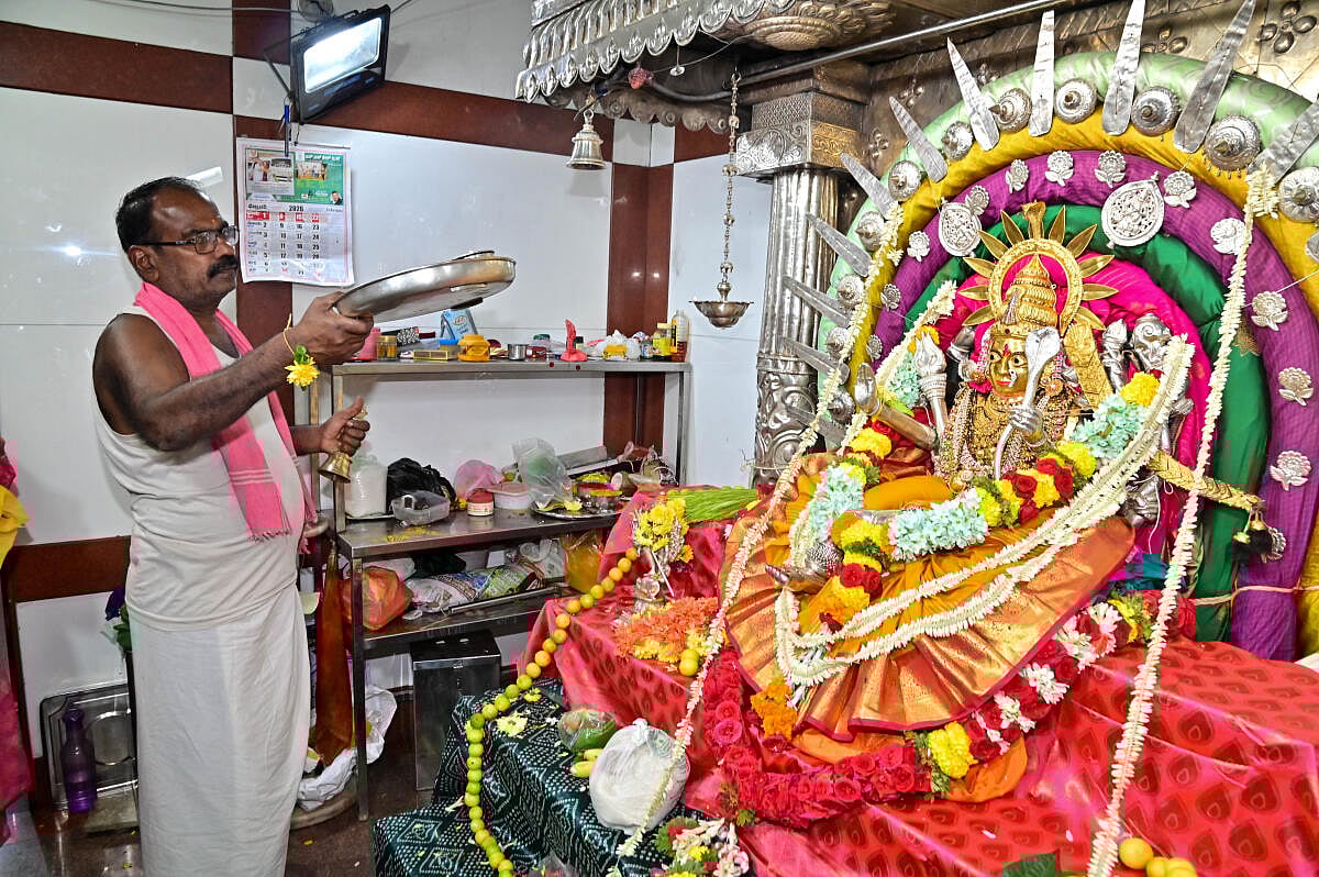 ದುರ್ಗಾಂಬಿಕಾ ದೇವಿಯ ಜಾತ್ರಾ ಮಹೋತ್ಸವ: ಊರ ಕಾಯುವ ದೇವಿಗೆ ಭಕ್ತಿ ಸಮರ್ಪಣೆ