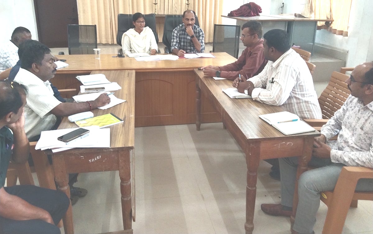 ನೀರು ಮಿತವ್ಯಯ: ಜಾಗೃತಿ ಮೂಡಿಸಿ; ತಹಶೀಲ್ದಾರ್ ನೂರುಲ್ ಹುದಾ