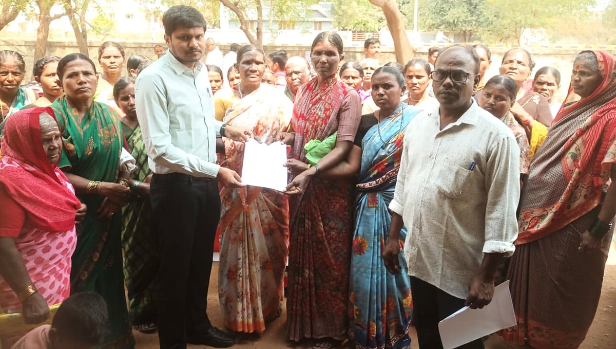 ಕಂಪ್ಲಿ | ಒಂಟಿ ಮಹಿಳೆಯರ ಪುನರ್ವಸತಿಗೆ ಆಗ್ರಹ