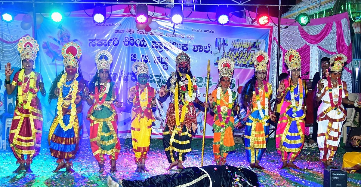 ಗ್ರಾಮೀಣ ವಿದ್ಯಾರ್ಥಿಗಳಿಗೆ ಪ್ರೋತ್ಸಾಹ ಅಗತ್ಯ: ಡಿವೈಎಸ್‌ಪಿ ಪ್ರಕಾಶ್