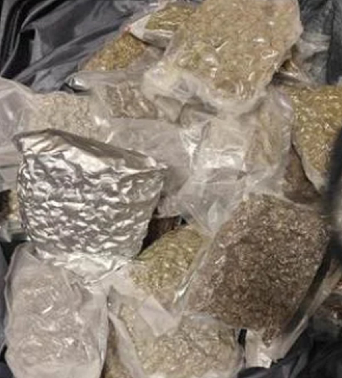 ಗುಂಡ್ಲುಪೇಟೆ | ಬಸ್‌ನಲ್ಲಿದ್ದ 12.6 ಕೆ.ಜಿ ಗಾಂಜಾ ವಶ