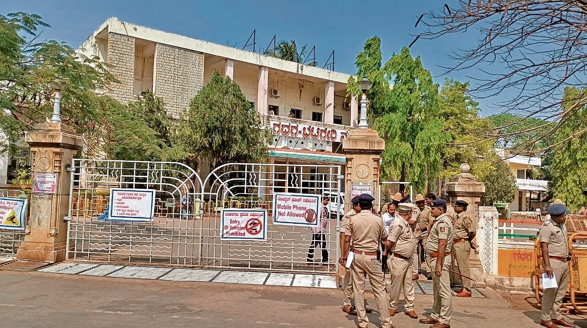 ಗದಗ ಬೆಟಗೇರಿ ನಗರಸಭೆ | ಗದ್ದುಗೆ ಗುದ್ದಾಟ: ‘ಕೈ’ಗೆ ಅಧಿಕಾರ ನಿಶ್ಚಿತ  