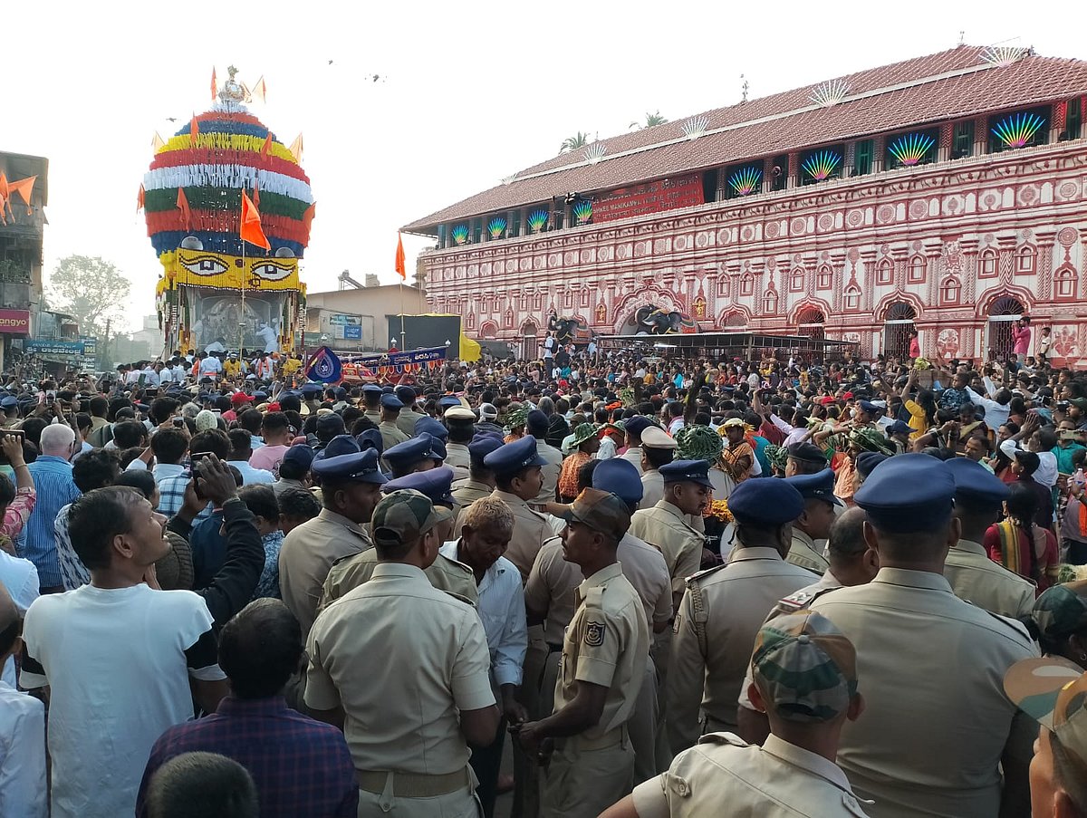 ಶಿರಸಿಯ ವಿಶ್ವ ಪ್ರಸಿದ್ಧ ಮಾರಿಕಾಂಬಾ ಜಾತ್ರೆ ಆರಂಭ