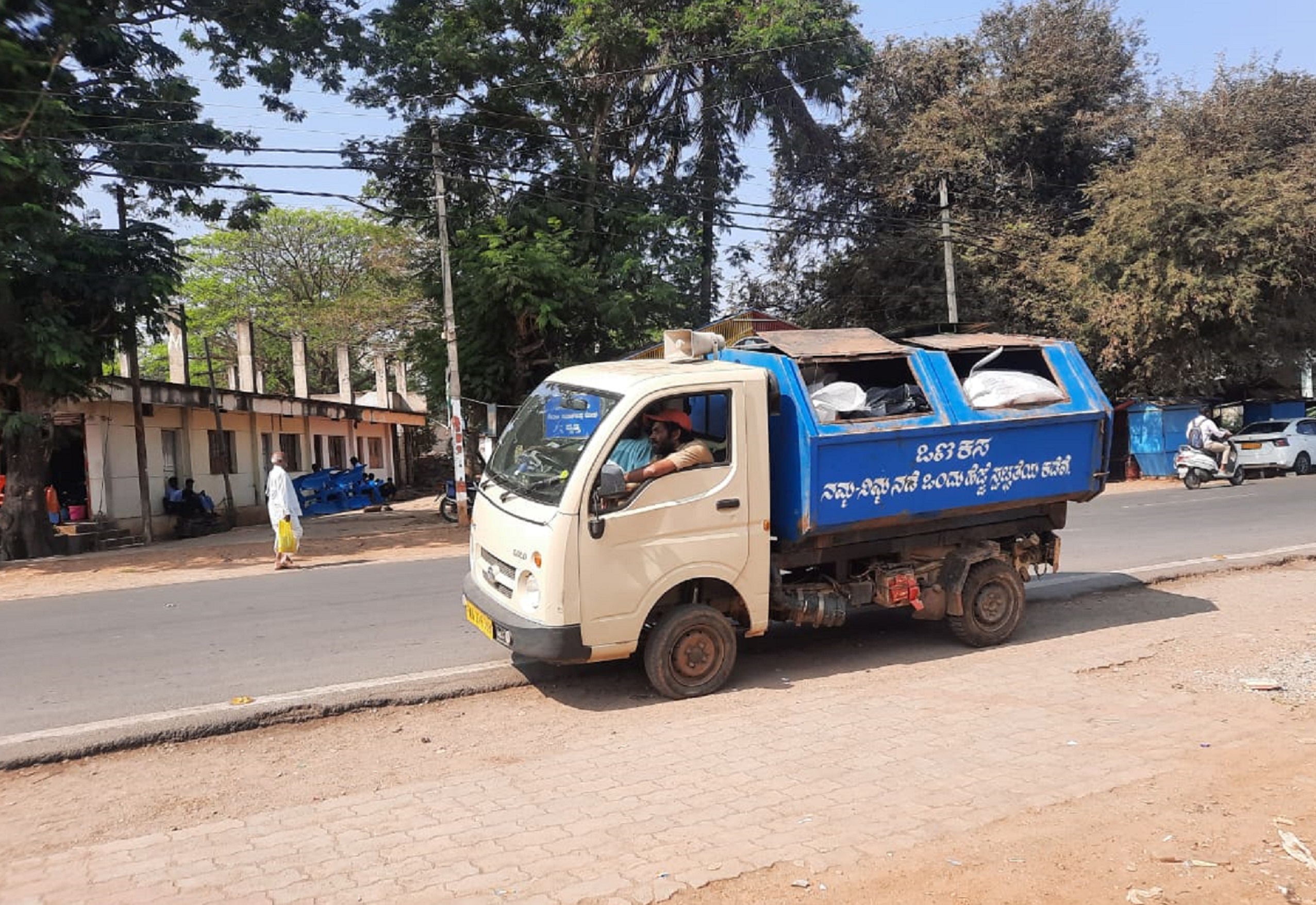 ಹಾವೇರಿಯಲ್ಲಿ ಸಂಚರಿಸುವ ಕಸ ಸಂಗ್ರಹ ವಾಹನ