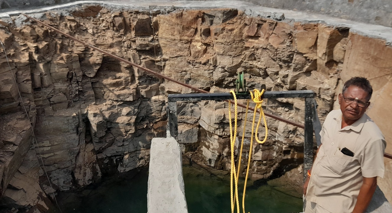 ದೇವರಹಿಪ್ಪರಗಿಯಲ್ಲಿ ಶಾಂತಪ್ಪ ಹರಳಯ್ಯ ಅವರ ತೋಟದಲ್ಲಿ ತೆಗೆಯಲಾದ ಬಾವಿ