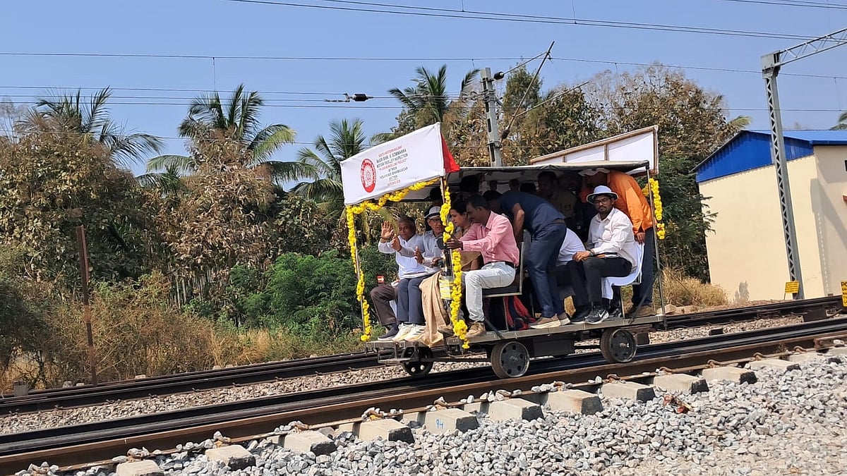ದಾವಣಗೆರೆ – ಚಿತ್ರದುರ್ಗ – ತುಮಕೂರು ನೇರ ರೈಲು ಮಾರ್ಗ ಪರಿಶೀಲಿಸಿದ ಸಚಿವ ಸೋಮಣ್ಣ