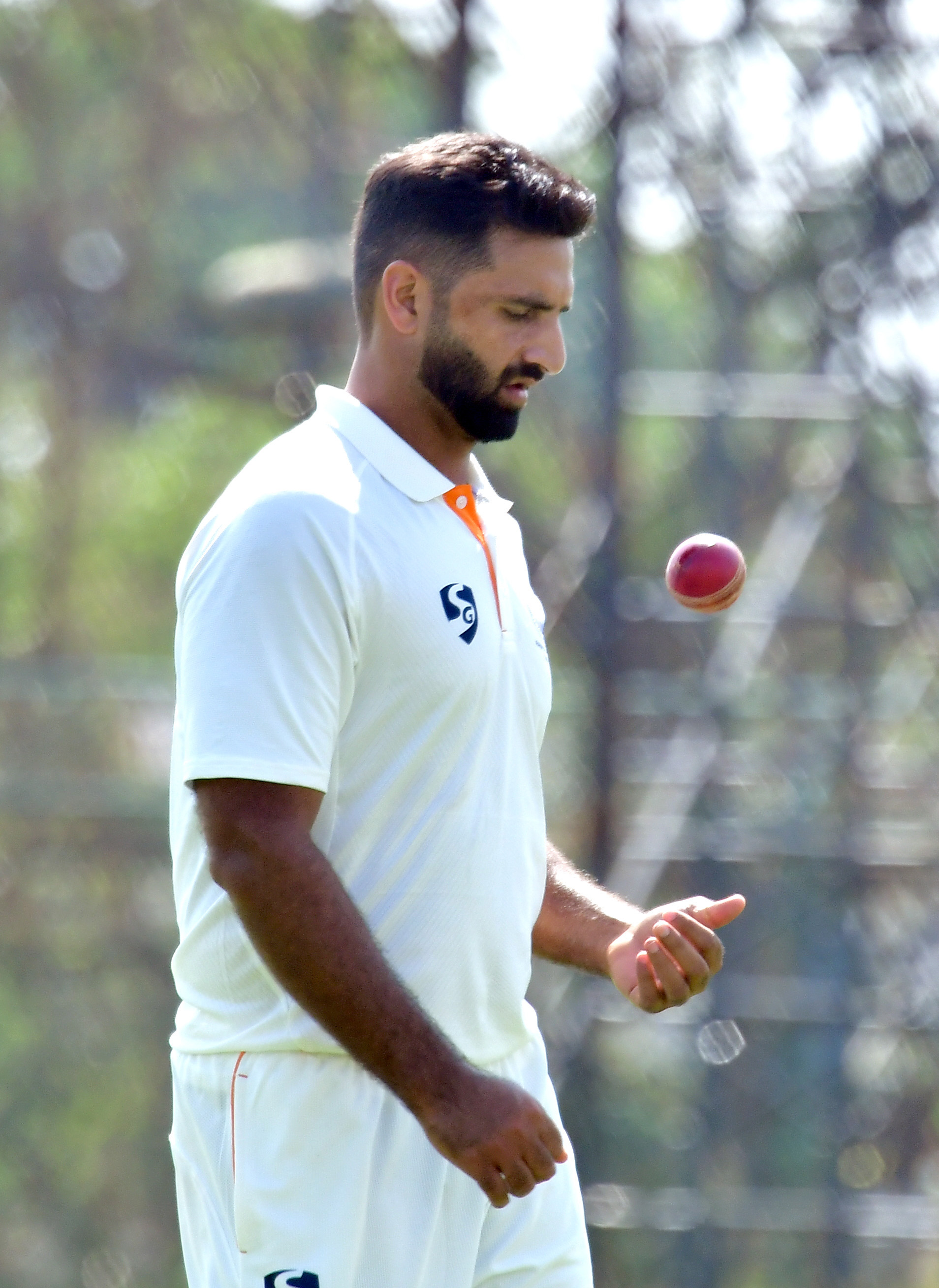 ಜಮ್ಮು ಮತ್ತು ಕಾಶ್ಮೀರ ತಂಡದ ವೇಗಿ ಆಕಿಬ್ ನಬಿ ದಾರ್ 