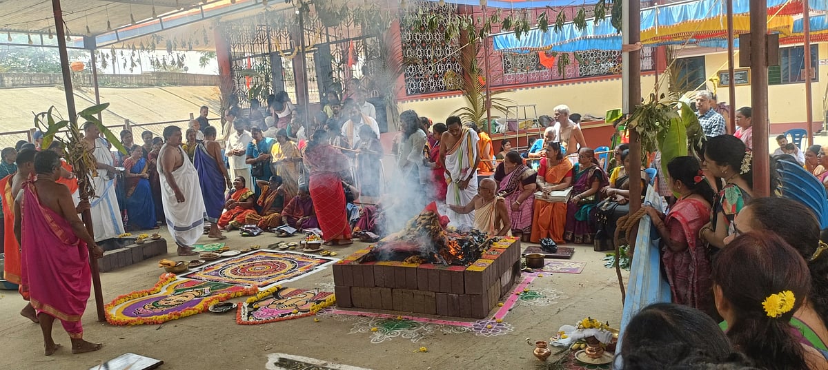 ಪಂಚಮುಖಿ ಆಂಜನೇಯ ವಿಗ್ರಹ ಪ್ರತಿಷ್ಠಾಪನೆ: ಭಕ್ತರ ಸಡಗರ