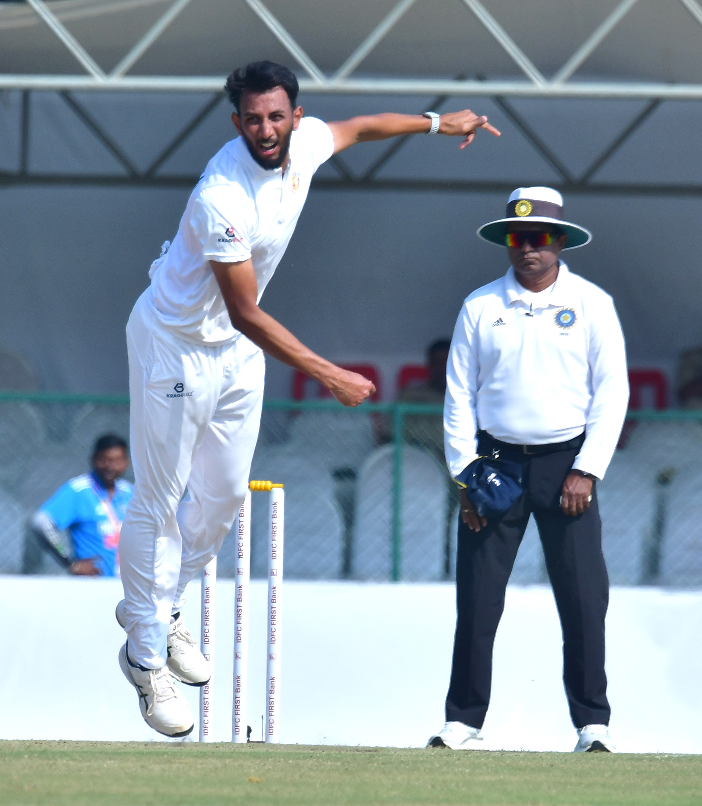  ಕರ್ನಾಟಕ ತಂಡದ ಪ್ರಸಿದ್ಧ ಕೃಷ್ಣ ಅವರ ಬೌಲಿಂಗ್ ವೈಖರಿ 