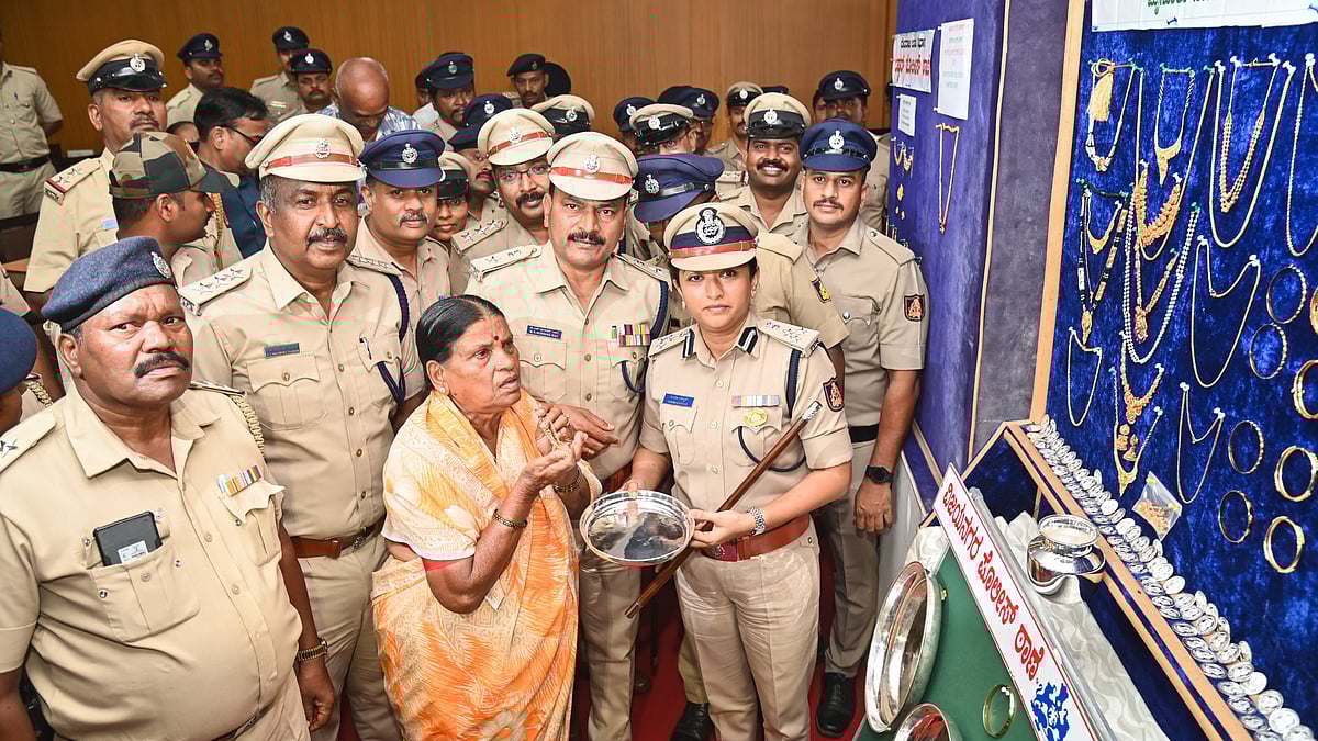 ಕಳುವಾಗಿದ್ದ 57 ವಾಹನ, ₹2.96 ಕೋಟಿ ಮೌಲ್ಯದ ಆಭರಣ ಮೈಸೂರು ನಗರ ಪೊಲೀಸರಿಂದ ಪತ್ತೆ