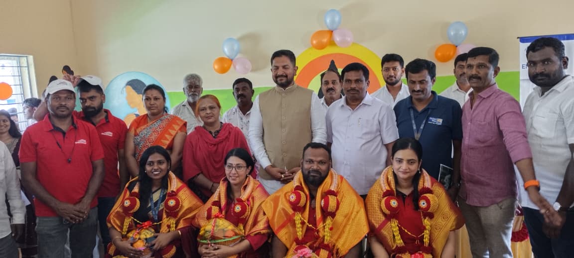 ನಂದಗುಡಿ ಪ್ರಾಥಮಿಕ ಆರೋಗ್ಯ ಕೇಂದ್ರ ಅಭಿವೃದ್ದಿಗೆ ನೆರವು ನೀಡಿದ ಎಂಪವರ್ ಮತ್ತು ಯುನೈಟೆಡ್ ವೇ ಕಂಪನಿಗಳ ಸಿ ಎಸ್ ಆರ್ ನಿದಿಯ ವ್ಯವಸ್ಥಾಪಕರನ್ನು ಸನ್ಮಾನಿಸಿದ ಸಂದರ್ಭ