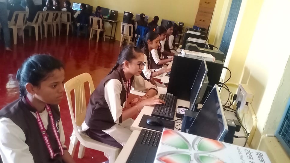 ರಾಜ್ಯದ 854 ಶಾಲೆಗಳಲ್ಲಿ ಕಂಪ್ಯೂಟರ್ ಲ್ಯಾಬ್ ಆರಂಭಿಸಲು ಸಚಿವ ಸಂಪುಟ ಸಭೆ ಒಪ್ಪಿಗೆ