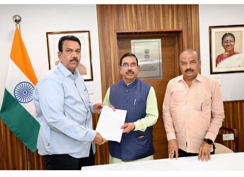 ಕುಷ್ಟಗಿ- ಯಲ್ಲಮ್ಮನಗುಡ್ಡ, ಗೋಕಾಕ ರೈಲ್ವೆ ಮಾರ್ಗಕ್ಕಾಗಿ ಮನವಿ ಸಲ್ಲಿಕೆ