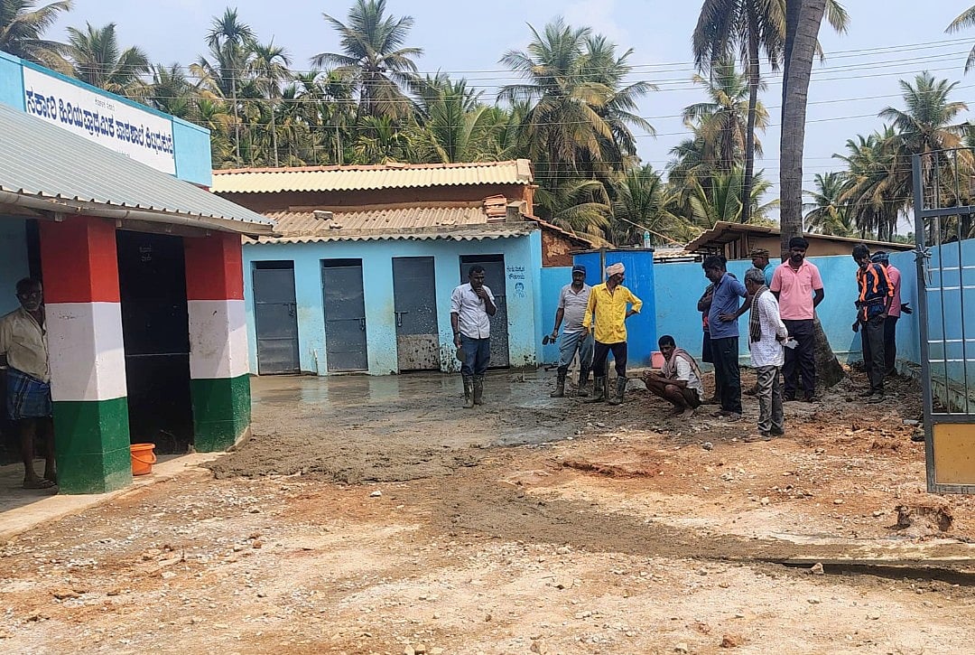 ಗುಬ್ಬಿ: ಶಾಲೆ ಆವರಣಕ್ಕೆ ಕಾಂಕ್ರೀಟ್‌ ಹಾಕಿಸಿದ ಕಿಟ್ಟದಕುಪ್ಪೆ ಗ್ರಾಮಸ್ಥರು