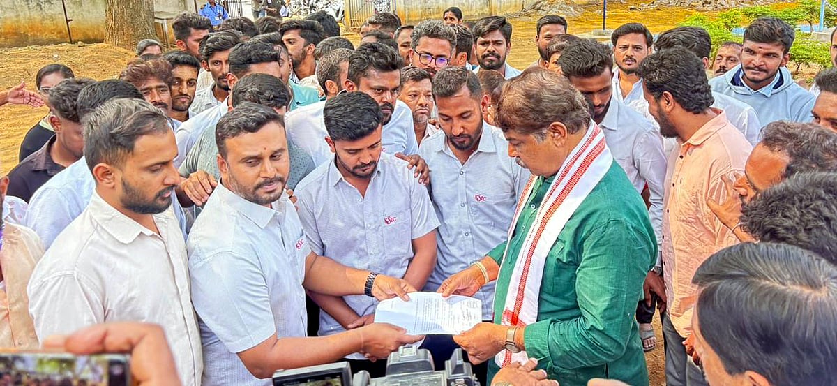 ಚನ್ನಪಟ್ಟಣ: ಮೈಸೂರು ಸಿಲ್ಕ್ ಉಳಿಸಲು ಬಿಜೆಪಿ ಹೋರಾಟ