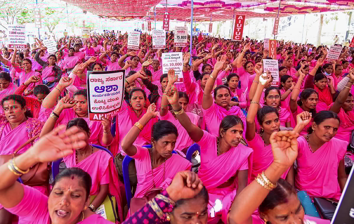 ಬೆಂಗಳೂರು|ಆಶಾ ಕಾರ್ಯಕರ್ತೆಯರ ಪ್ರತಿಭಟನೆ: ಗೌರವಧನ ₹15 ಸಾವಿರ ಹೆಚ್ಚಳಕ್ಕೆ ಆಗ್ರಹ