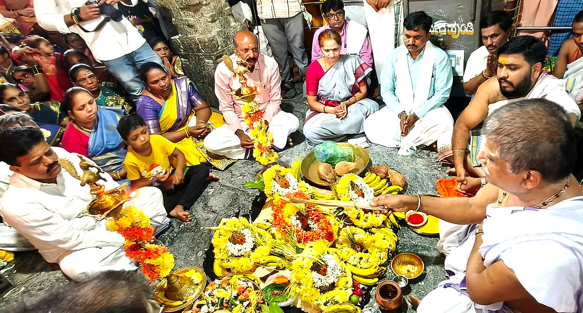 ಗುರುತಿಪ್ಪೇರುದ್ರಸ್ವಾಮಿಗೆ ಕಂಕಣಧಾರಣೆ ಕೈಂಕರ್ಯ