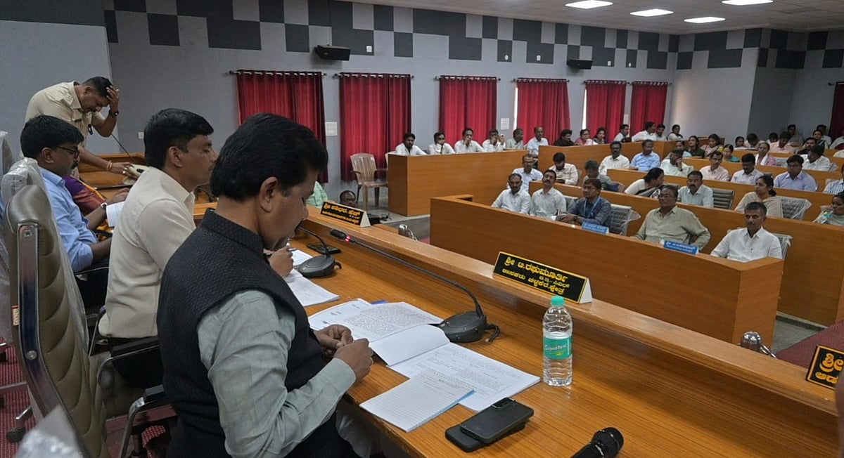  ಆದಷ್ಟು ಬೇಗ ಬೆಳೆ ನಷ್ಟ ಪರಿಹಾರ ಕೊಡಿಸುವೆ; ಶಾಸಕ ಟಿ.ರಘುಮೂರ್ತಿ ಭರವಸೆ