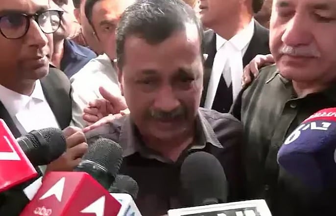 ಅಬಕಾರಿ ನೀತಿ ಪ್ರಕರಣದಲ್ಲಿ ಖುಲಾಸೆ:ನಾನು ಭ್ರಷ್ಟನಲ್ಲ ಎಂದು ಕೇಜ್ರಿವಾಲ್ ಕಣ್ಣೀರು