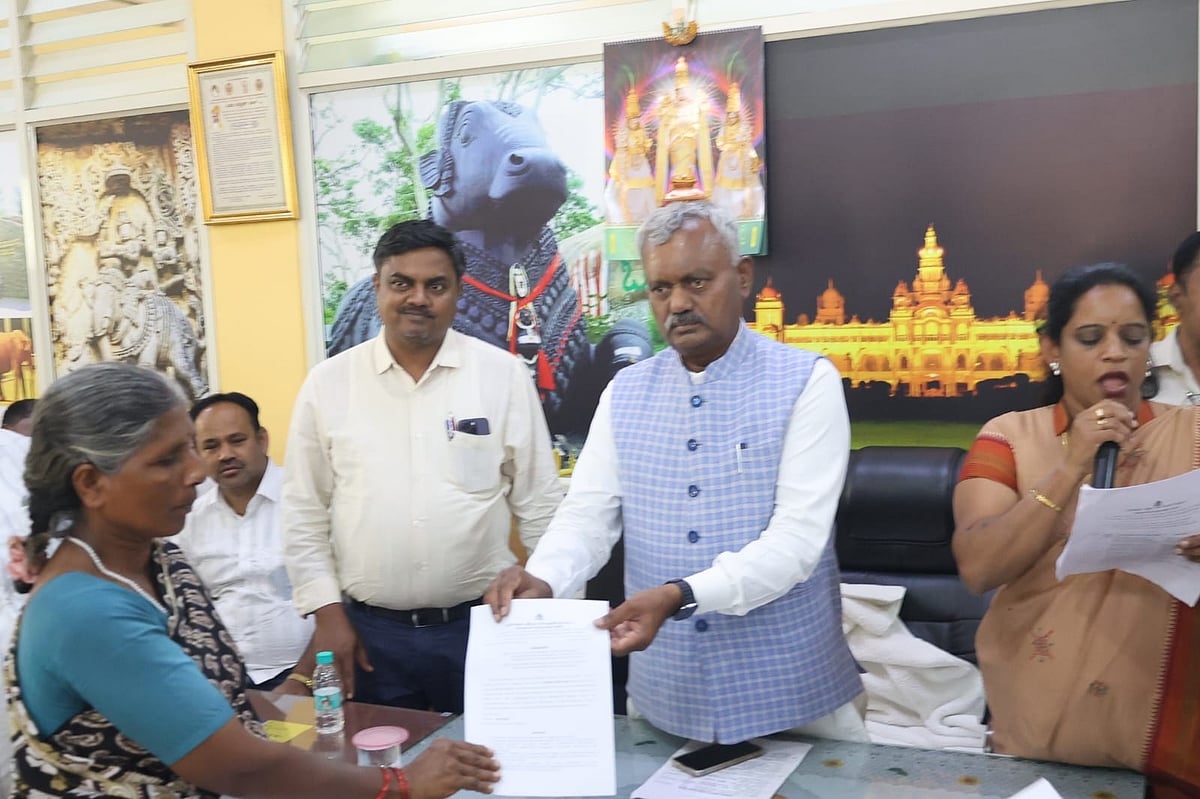 ರಾಜರಾಜೇಶ್ವರಿನಗರ: ಒಂಟಿಮನೆಗಳ ಆದೇಶ ಪತ್ರಗಳ ವಿತರಣೆ