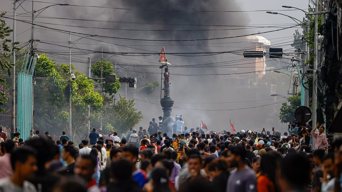 ಶಾಂತಿ, ಸ್ಥಿರತೆಯ ಸುಳಿಯಲ್ಲಿ ನೇಪಾಳ: ರಾಜಕೀಯ ಪಕ್ಷಗಳ ಪಡಿಪಾಟಲು...